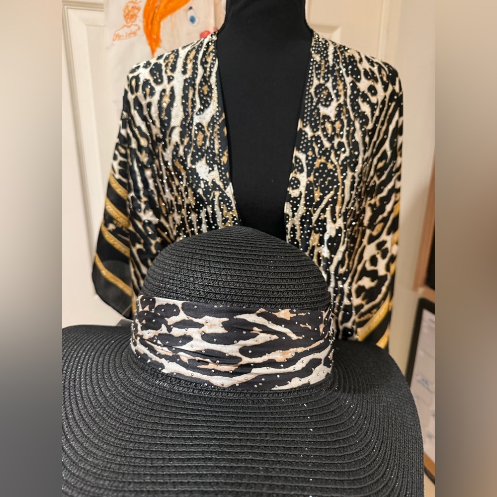 New Adrienne Vittardini Resortwear Kimono and Hat Set - Picture 11 of 16